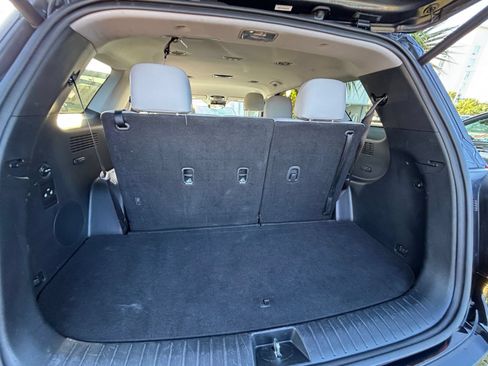 Used 2025 Hyundai Palisade SEL FWD image 35