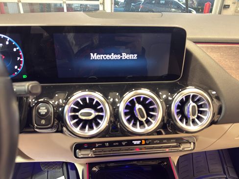 Used 2021 Mercedes-Benz GLA 250 4MATIC image 20