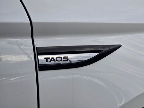 Used 2024 Volkswagen Taos SE AWD/4WD image 30