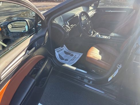 Used 2019 Ford Fusion Energi Titanium image 10