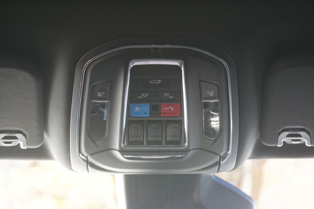 Used 2024 Jeep Wagoneer L Series II w/ Premium Group I AWD/4WD image 29