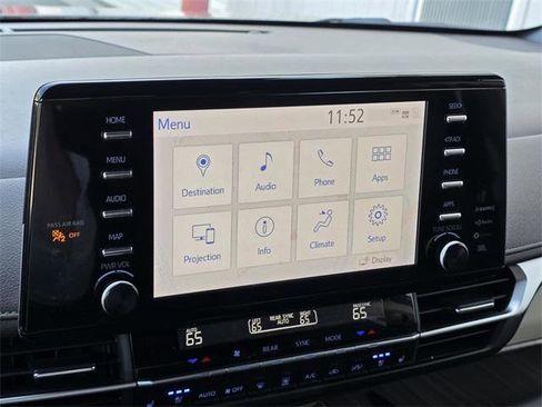 Certified 2023 Toyota Sienna Platinum image 22