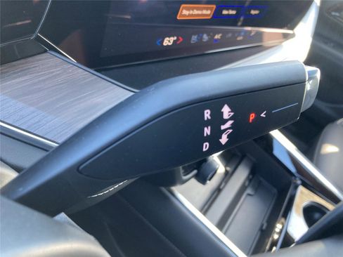 New 2026 Chevrolet Suburban Premier image 22