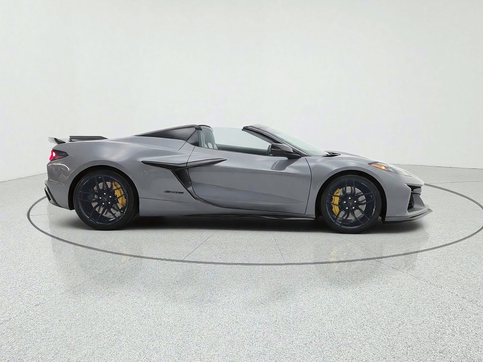 Used 2025 Chevrolet Corvette Z06 RWD image 4