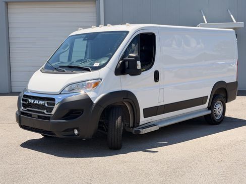 Used 2025 RAM ProMaster 2500 w/ U-Haul Equipment Group FWD image 7