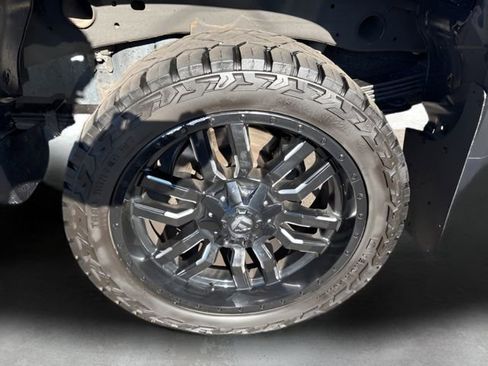 Used 2024 Chevrolet Silverado 2500 LT w/ Snow Plow Prep/Camper Package image 10