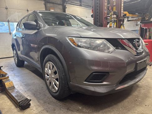 Used 2016 Nissan Rogue S AWD/4WD image 1