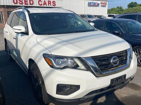 Used 2019 Nissan Pathfinder S image 4