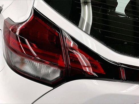 New 2025 Nissan Kicks Play S image 18