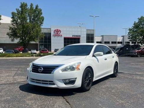Used 2013 Nissan Altima 2.5 S FWD image 1