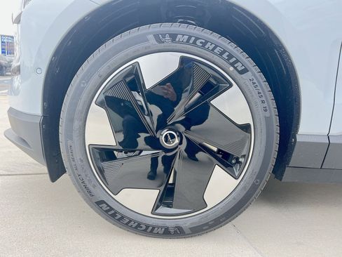 New 2025 Volvo EX30 Ultra w/ Protection Package Premier image 12