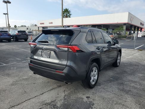 Used 2021 Toyota RAV4 XLE image 4