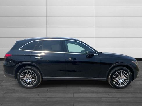 Used 2026 Mercedes-Benz GLC 300 4MATIC image 2