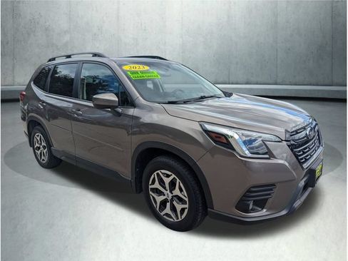 Used 2023 Subaru Forester Premium AWD/4WD image 8