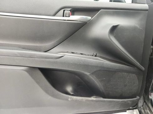 Used 2021 Toyota Camry SE FWD image 11