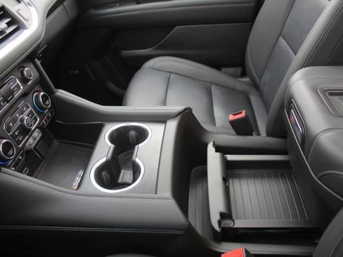 Used 2024 Chevrolet Tahoe Z71 w/ Luxury Package image 35