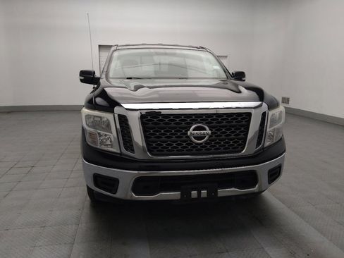 Used 2017 Nissan Titan SV image 14