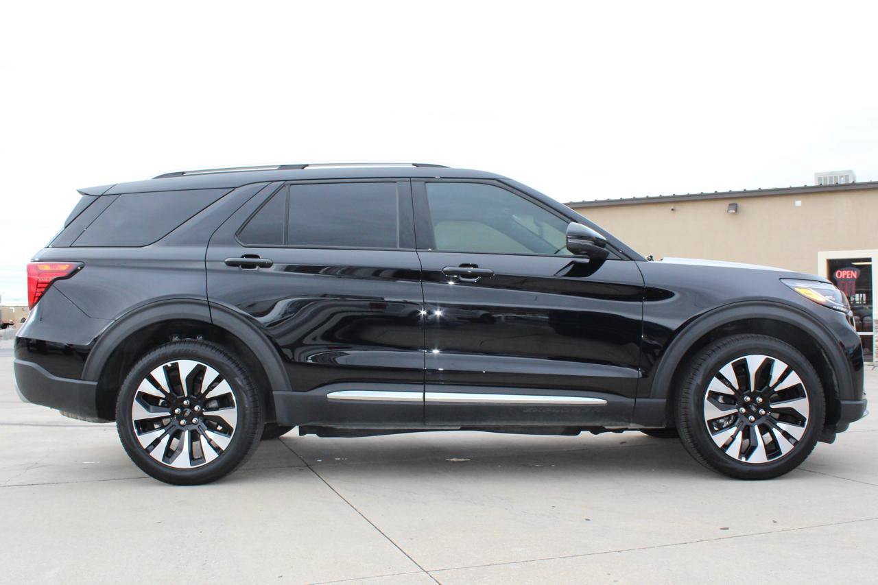 Used 2025 Ford Explorer Platinum w/ LUX Leather Package AWD/4WD image 24