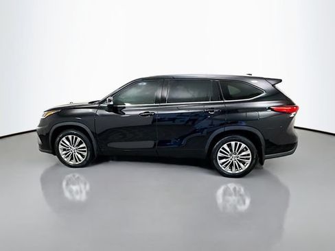 Used 2021 Toyota Highlander Platinum AWD/4WD image 4