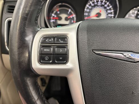 Used 2011 Chrysler 200 Limited FWD image 33