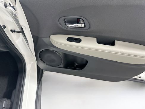 Used 2022 Honda HR-V LX image 29