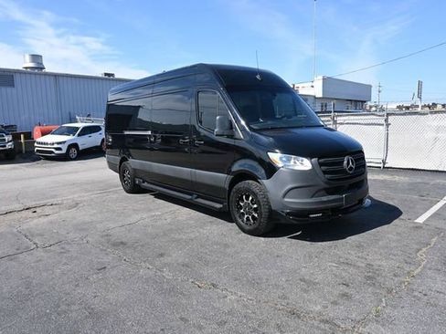 Used 2019 Mercedes-Benz Sprinter 2500 image 1