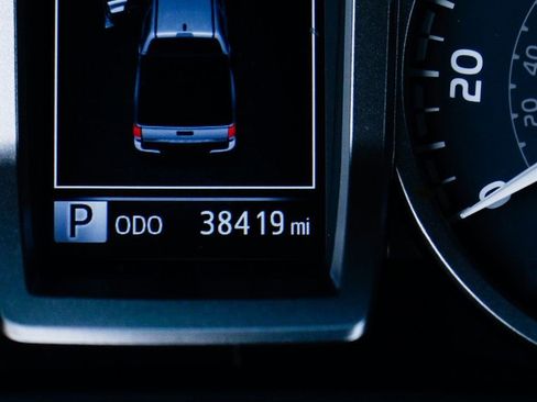 Used 2023 Toyota Tacoma Limited image 22