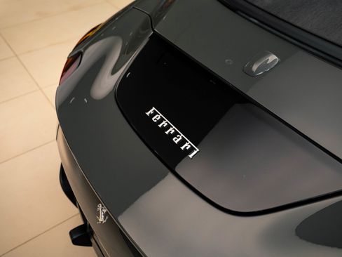 Used 2024 Ferrari Roma Spider image 18