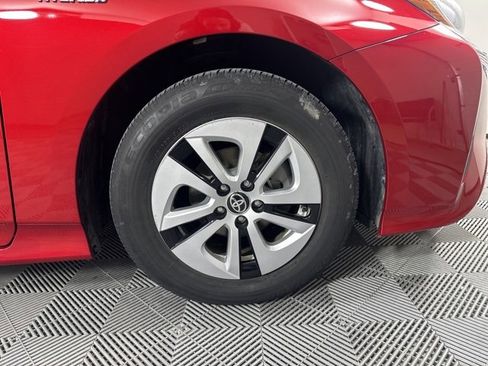 Used 2016 Toyota Prius Three image 9