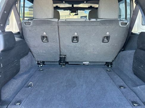 Certified 2025 Jeep Wrangler Unlimited Rubicon AWD/4WD image 31