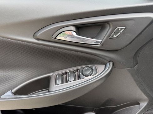 Used 2017 Chevrolet Malibu LT FWD image 10