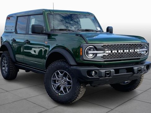 New 2025 Ford Bronco Badlands image 2