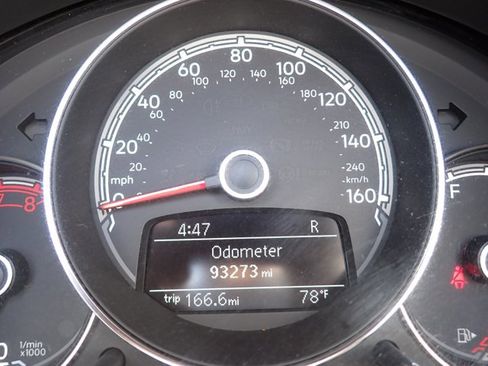 Used 2017 Volkswagen Beetle 1.8T SE FWD image 25