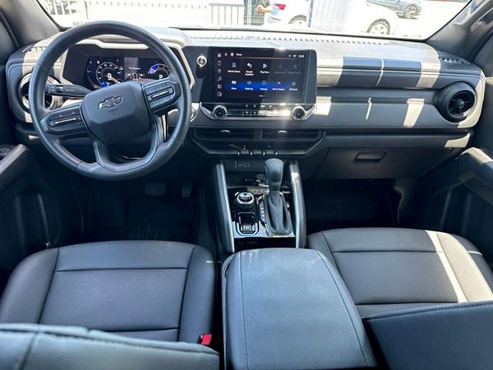 Used 2024 Chevrolet Colorado Trail Boss AWD/4WD image 11