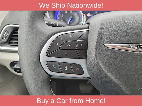 Used 2024 Chrysler Pacifica Touring-L FWD image 26