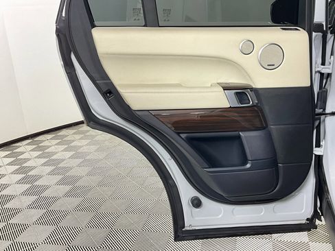 Used 2017 Land Rover Range Rover HSE image 26