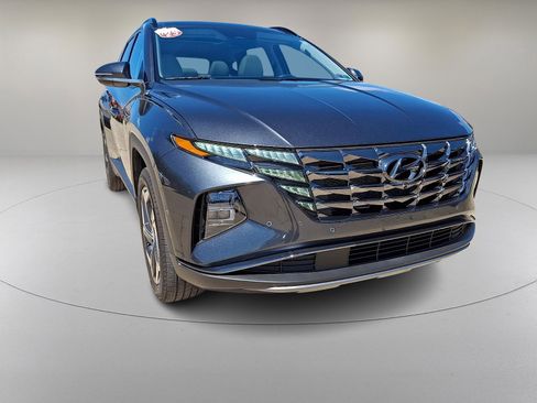 Certified 2023 Hyundai Tucson Limited AWD/4WD image 2