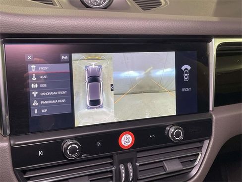Used 2025 Porsche Macan image 31