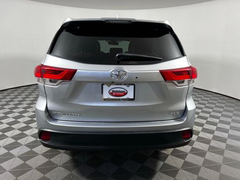 Used 2018 Toyota Highlander XLE image 6