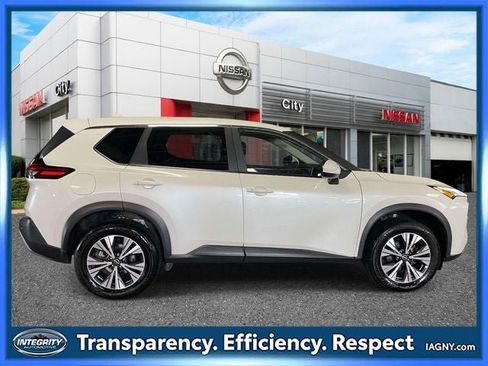 Used 2023 Nissan Rogue SV AWD/4WD image 5