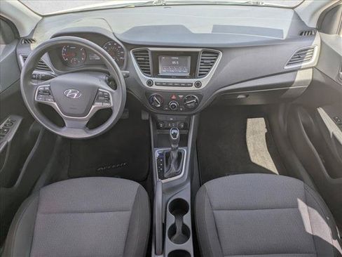 Used 2020 Hyundai Accent SE w/ Cargo Package FWD image 13