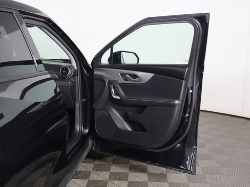 Used 2025 Chevrolet Blazer LT FWD image 16