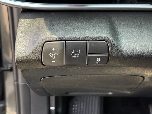Used 2024 Hyundai Elantra Limited FWD image 30