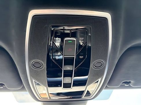 Used 2022 Audi S8 AWD/4WD image 28