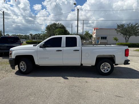 Used 2018 Chevrolet Silverado 1500 W/T w/ Trailering Package image 3