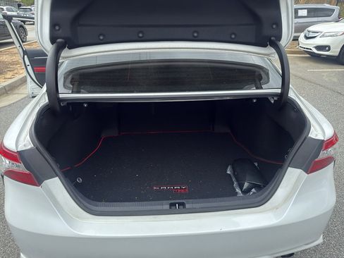 Used 2020 Toyota Camry XSE image 9