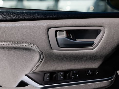 Used 2017 Toyota Camry XLE w/ Moonroof Package image 45