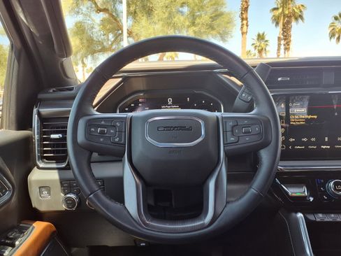 Used 2025 GMC Sierra 2500 Denali Ultimate w/ Max Trailering Package AWD/4WD image 18
