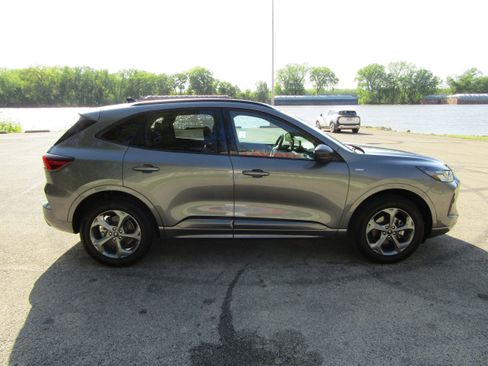 Used 2024 Ford Escape ST-Line w/ Tech Pack #1 AWD/4WD image 5