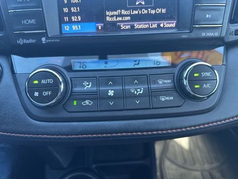 Used 2016 Toyota RAV4 SE image 19